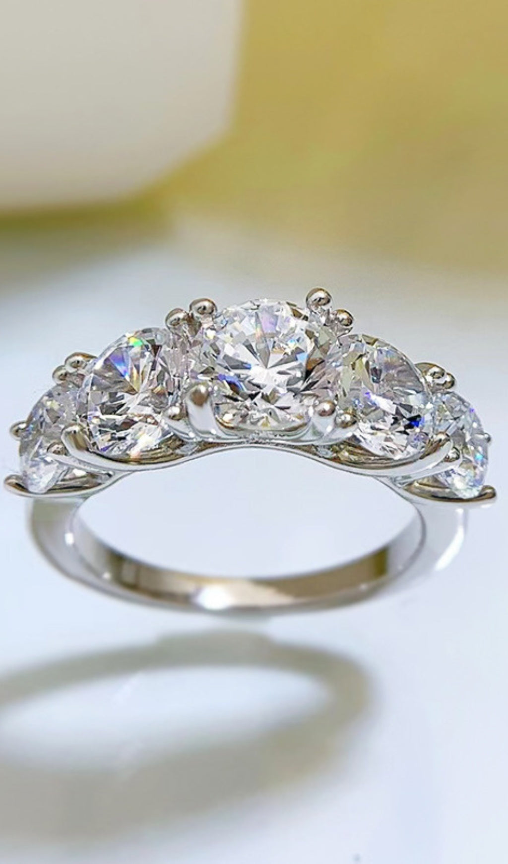 MOISSANITE SPARKLING DIAMOND RING
