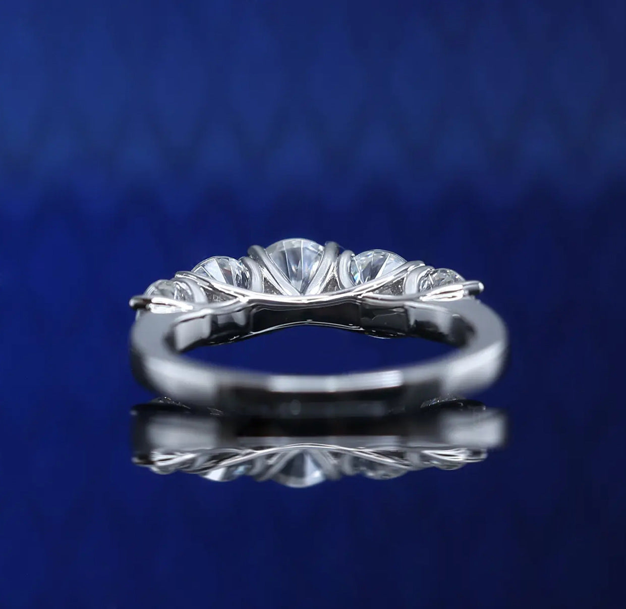 MOISSANITE SPARKLING DIAMOND RING