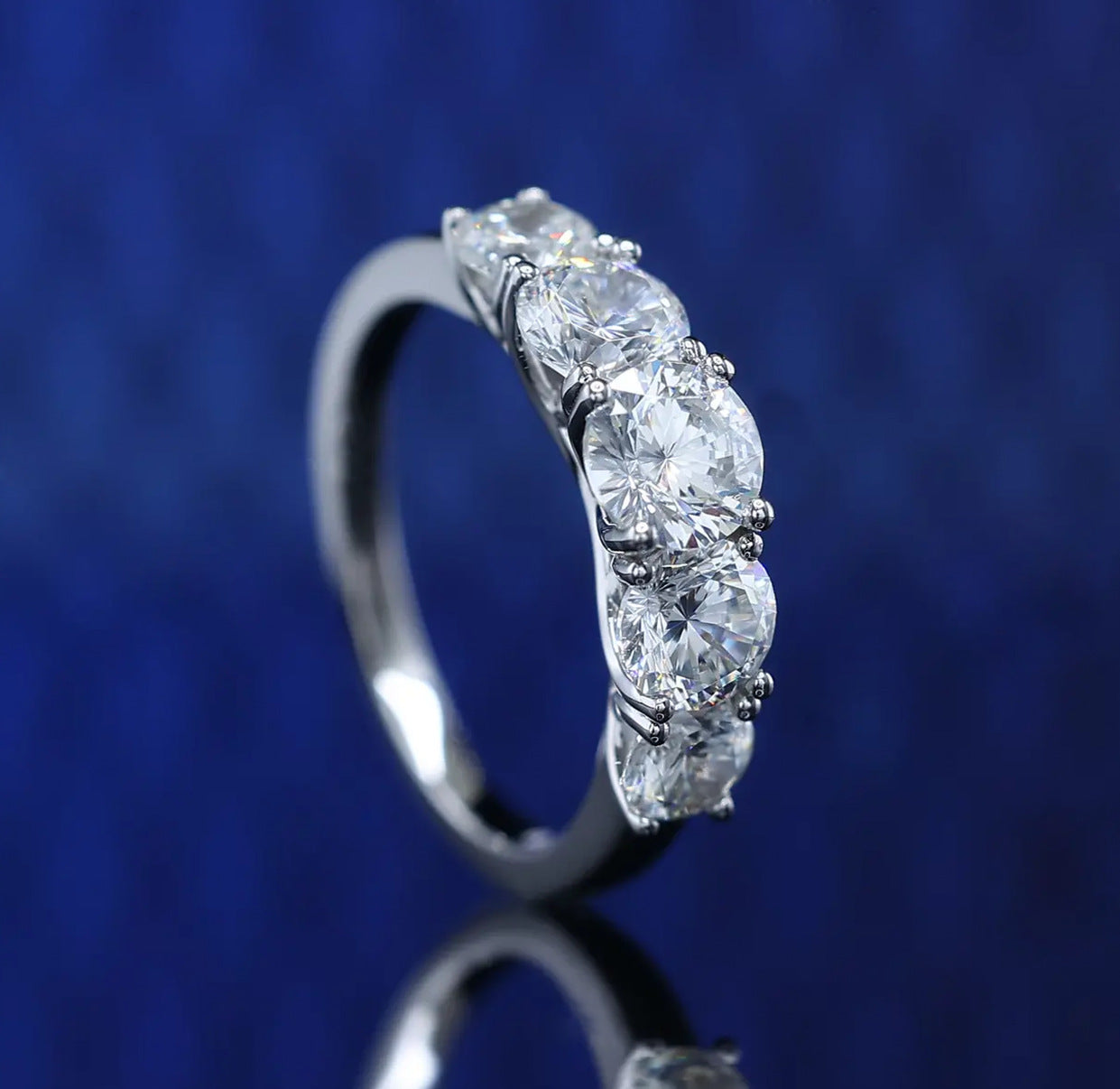 MOISSANITE SPARKLING DIAMOND RING