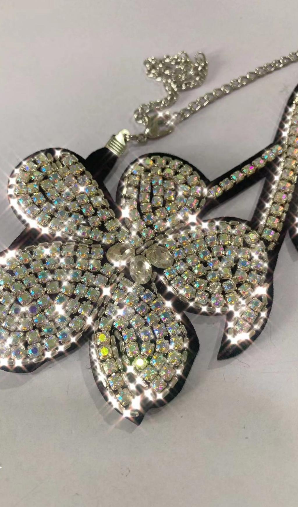 FLOWER DIAMOND NECKLACE Jewelry styleofcb