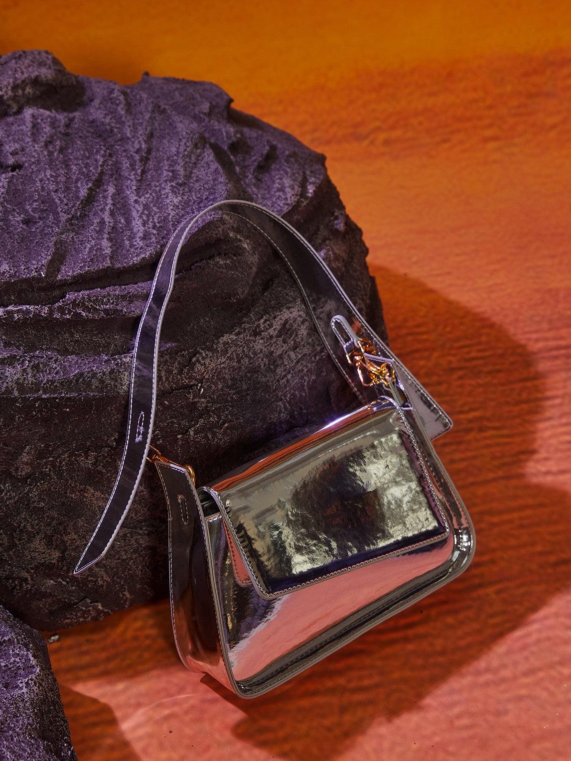 EULALIE METALLIC SHOULDER BAG IN SILVER