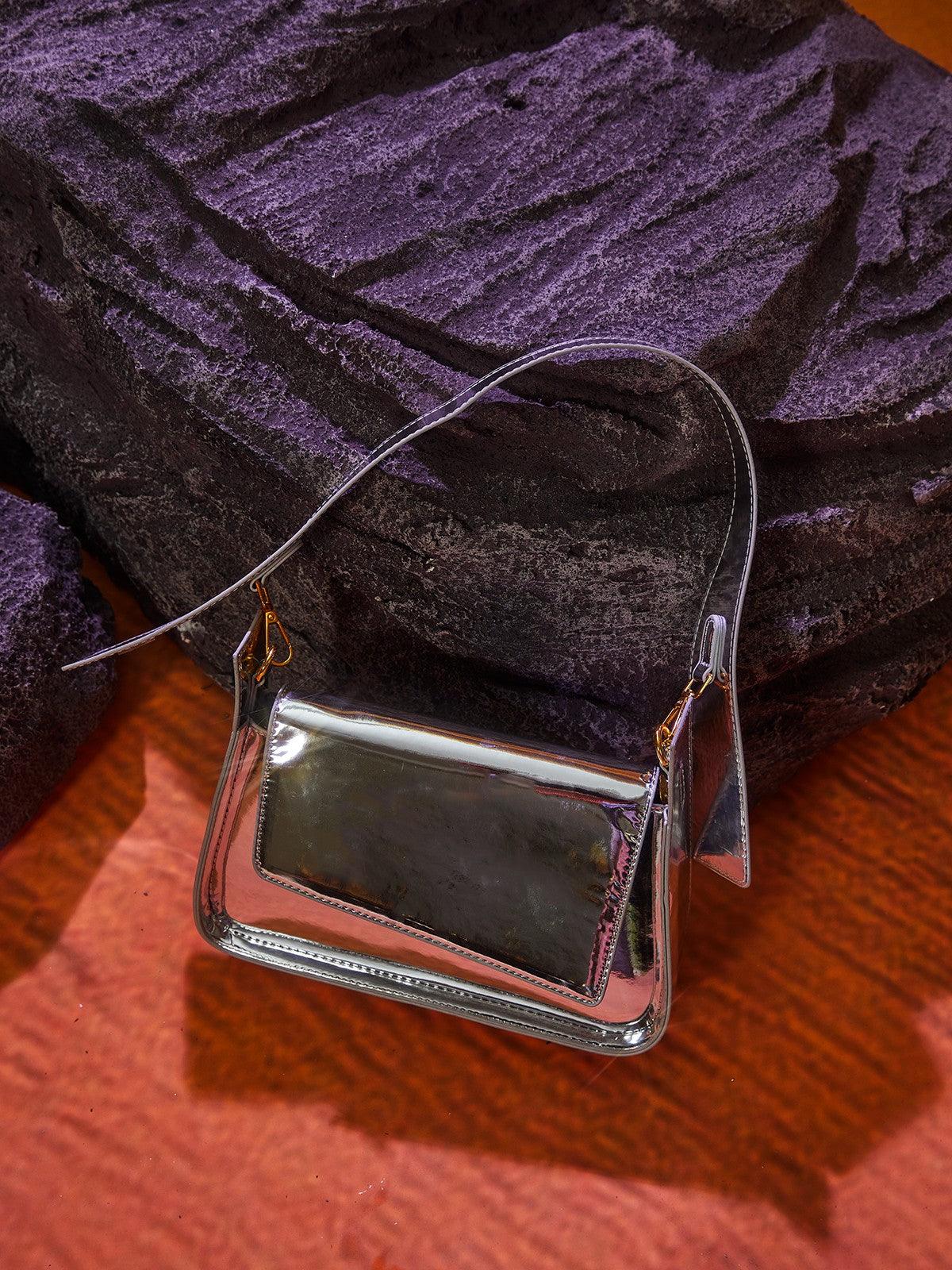 EULALIE METALLIC SHOULDER BAG IN SILVER