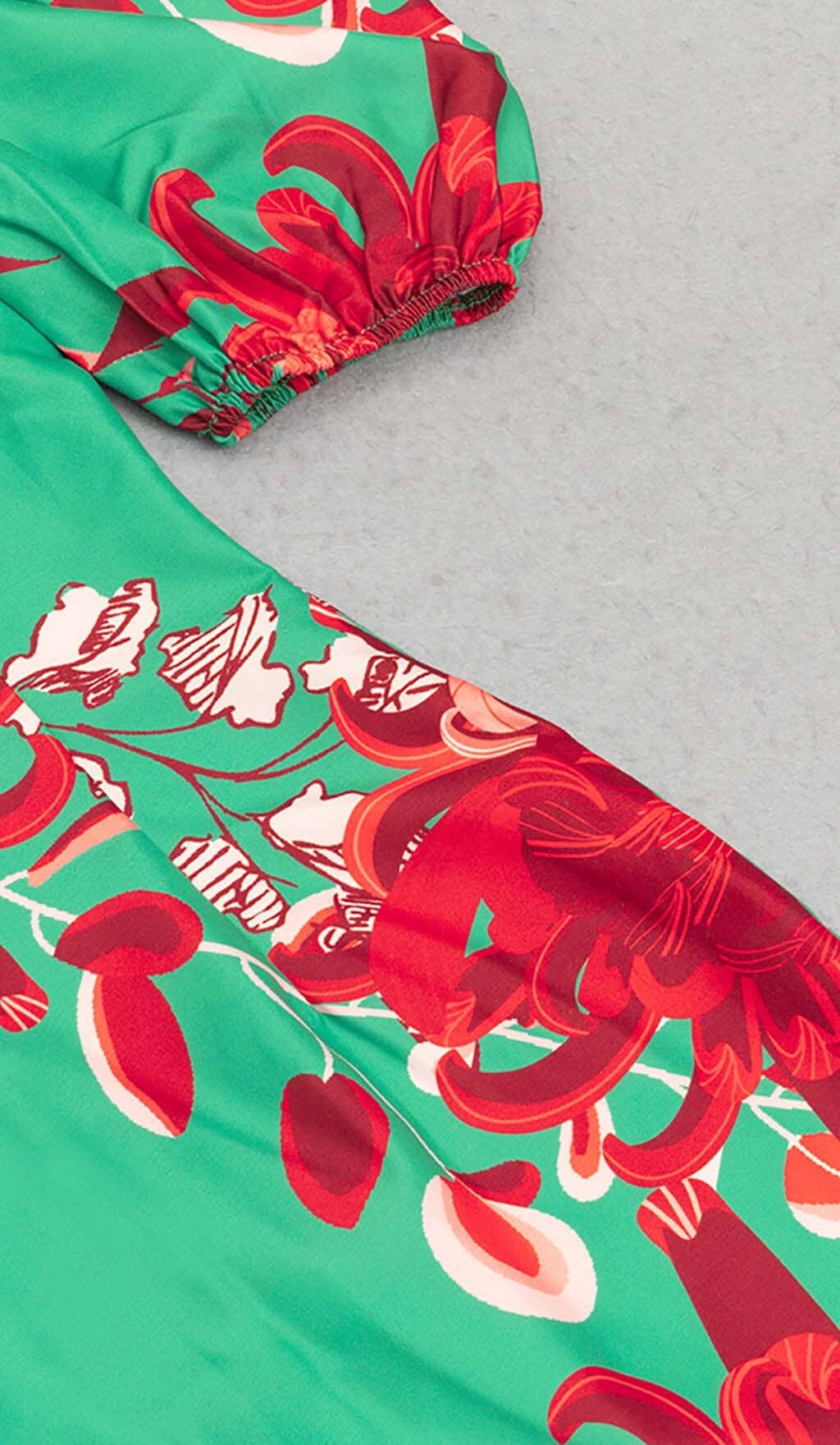 FLORAL PRINT PUFF SLEEVED OPEN BACK MIDI DRESS IN GREEN DRESS STYLE OF CB