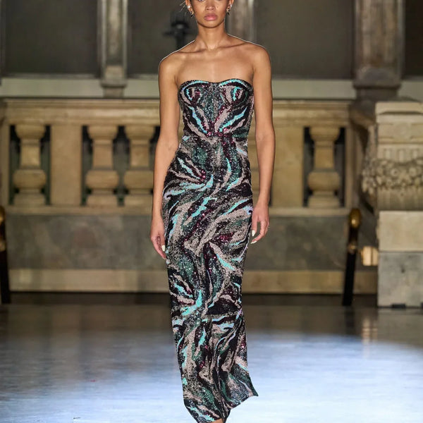 Embrace Winter Glamour: Chic Fall/Winter Statement Pieces to Redefine Your Seasonal Style