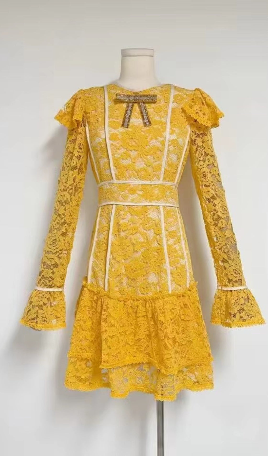 LACE MINI DRESS IN YELLOW