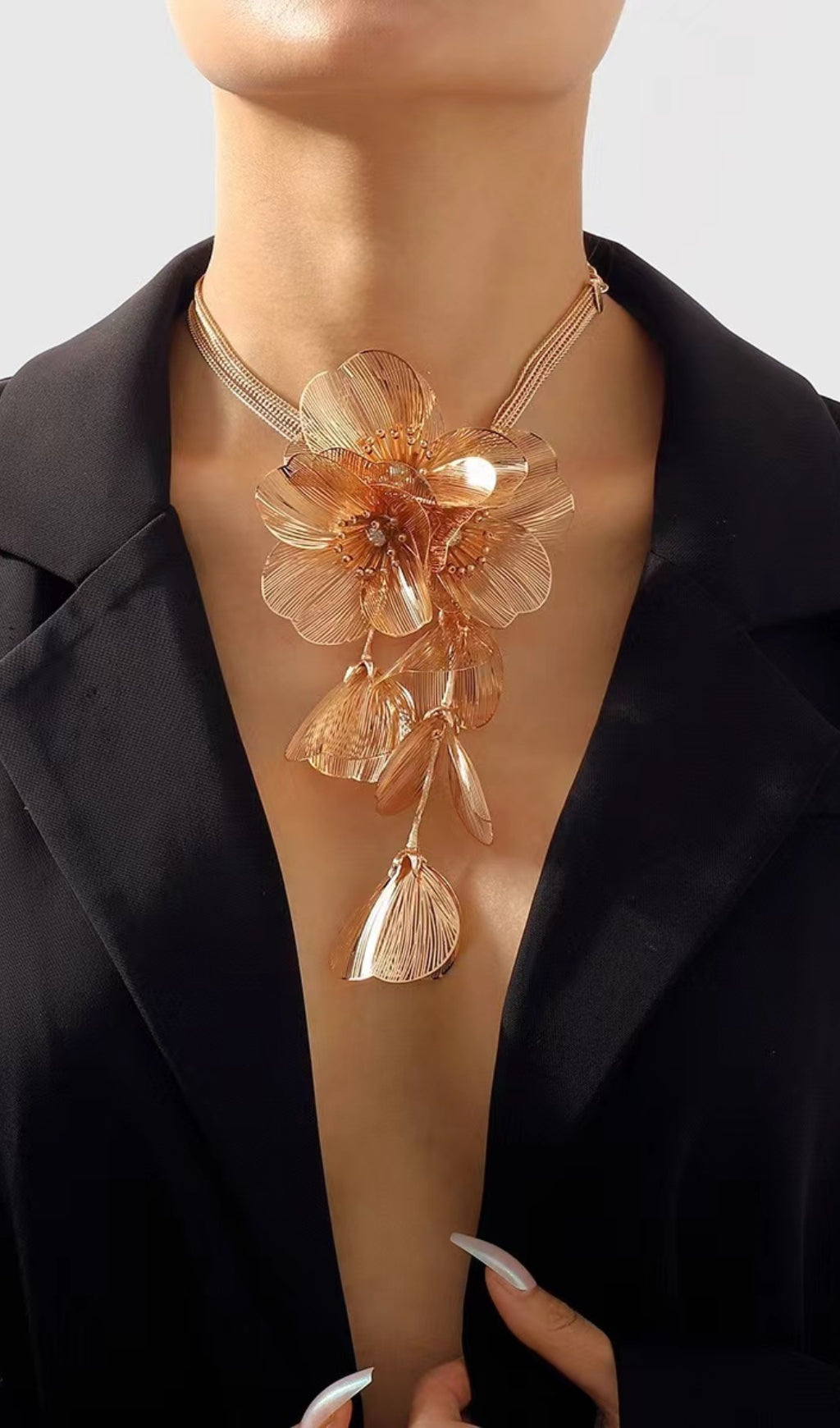 GLOD ALLOY FLOWER CHOKER