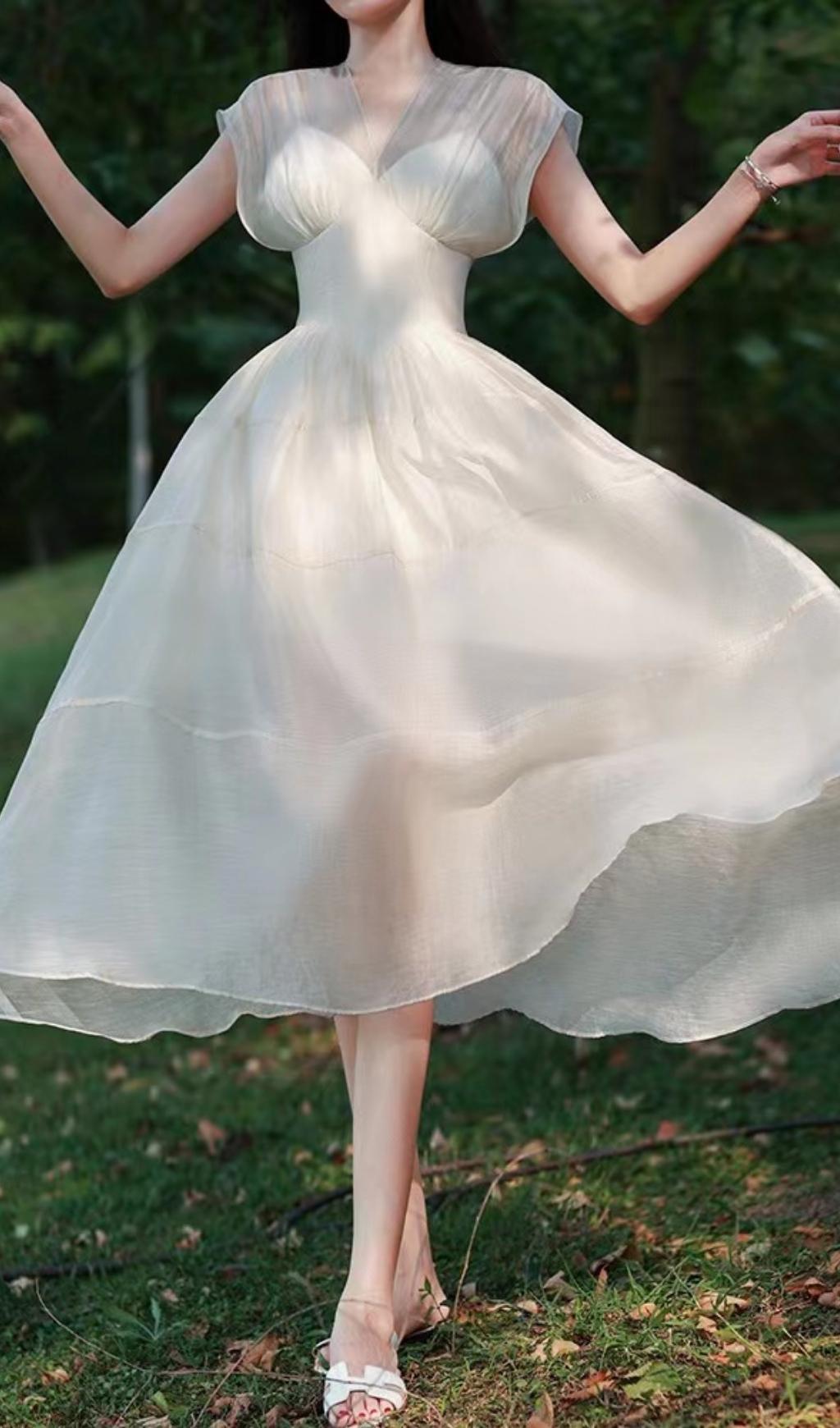 CHIIFFON MIDI DRESS IN WHITE