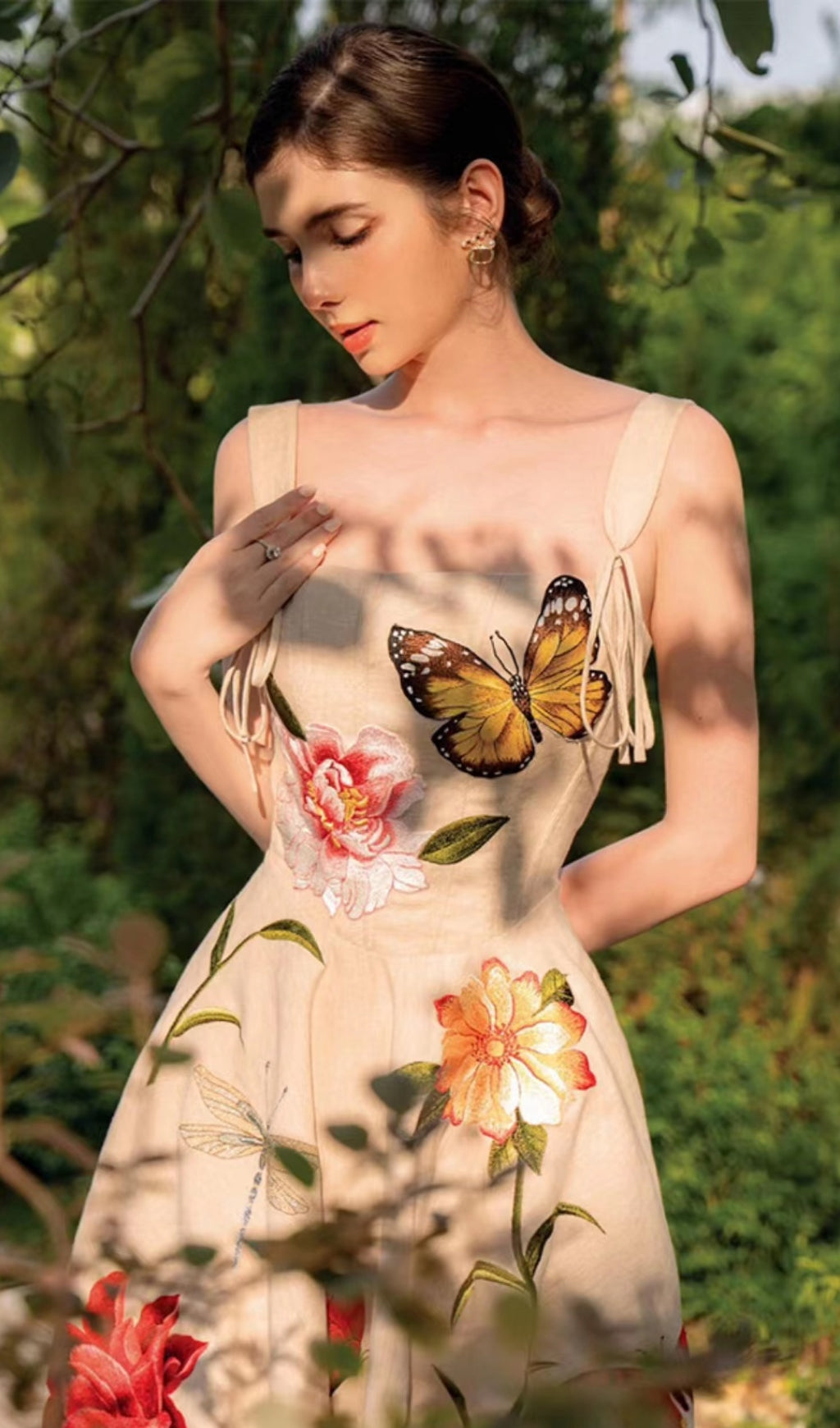 JACQUARD FLOWER MIDI DRESS IN WHITE