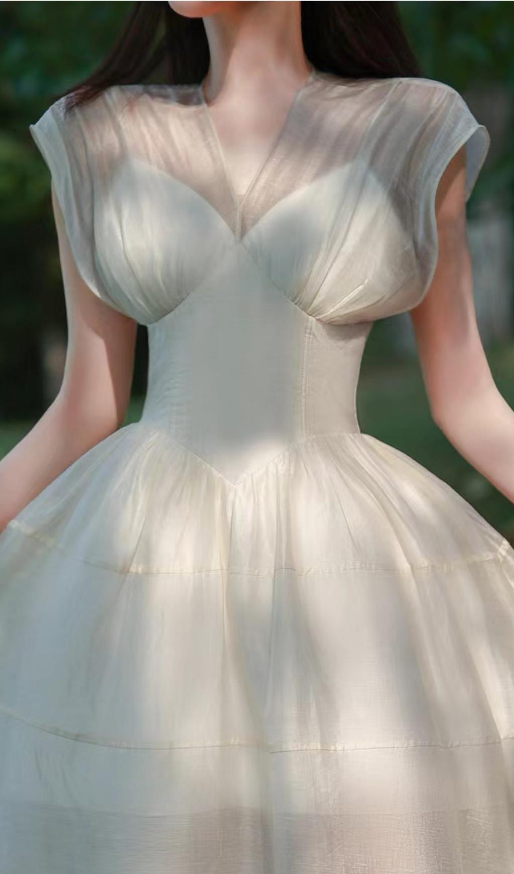 CHIIFFON MIDI DRESS IN WHITE