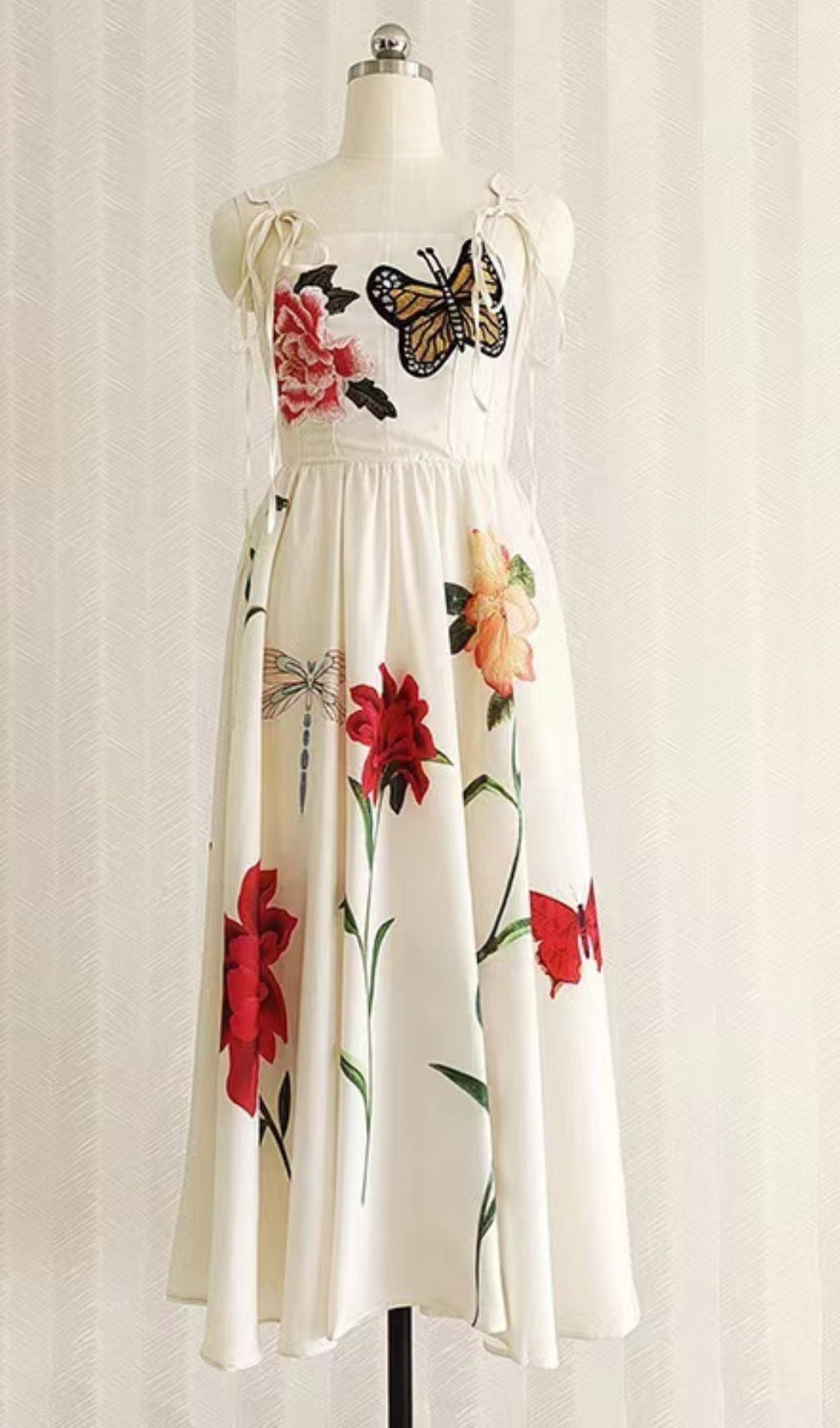 JACQUARD FLOWER MIDI DRESS IN WHITE
