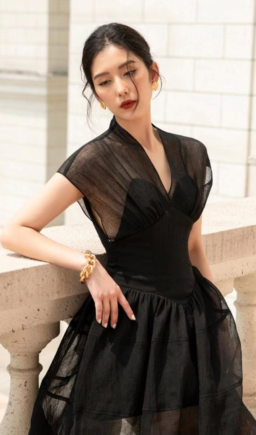 CHIIFFON MIDI DRESS IN BLACK