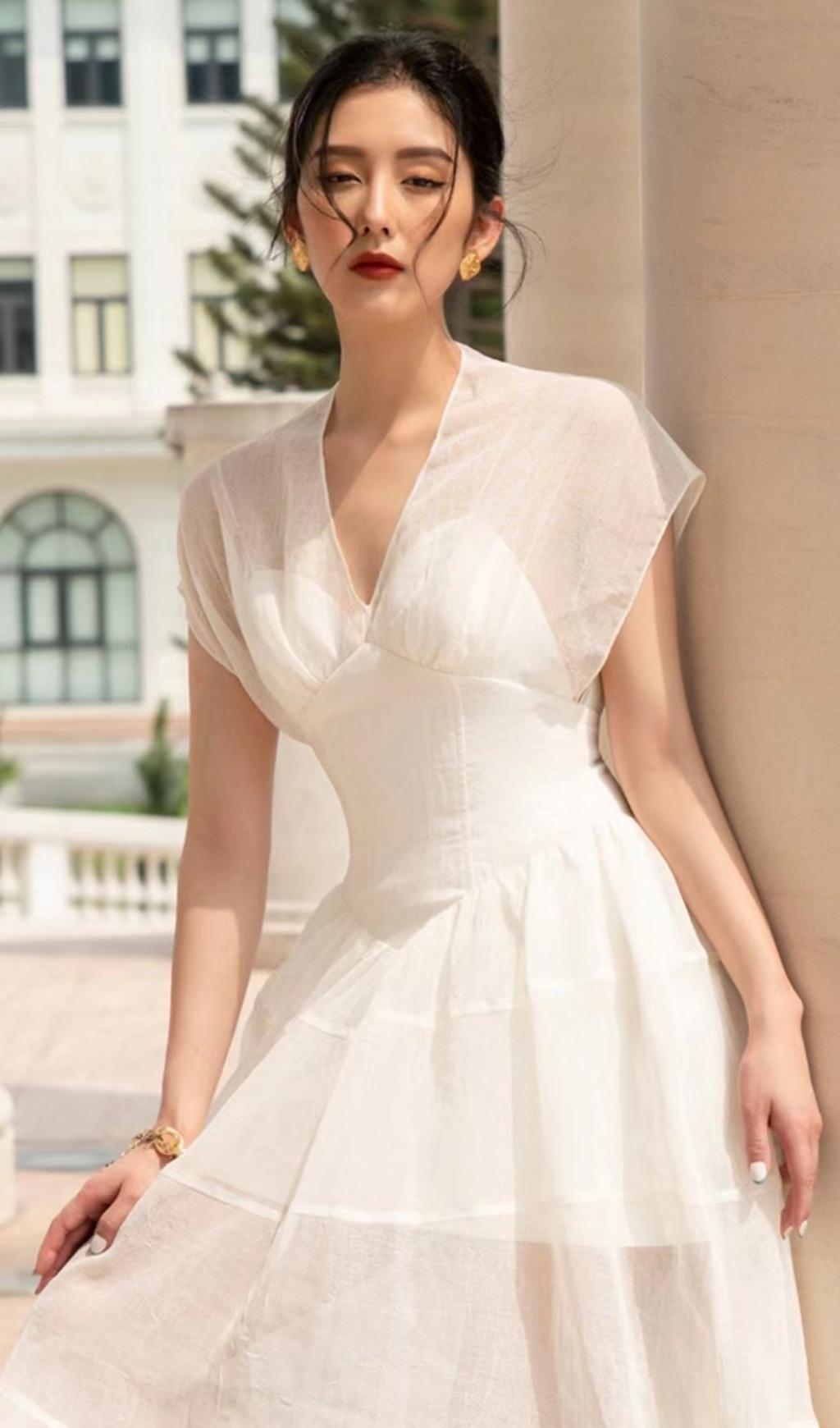 CHIIFFON MIDI DRESS IN WHITE