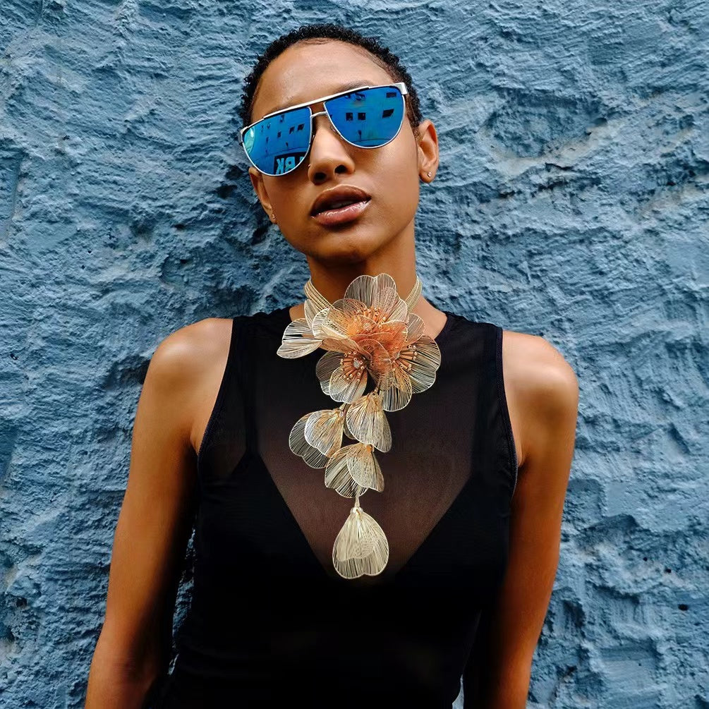 GLOD ALLOY FLOWER CHOKER
