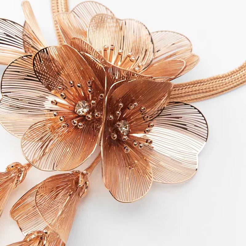 GLOD ALLOY FLOWER EARRINGS