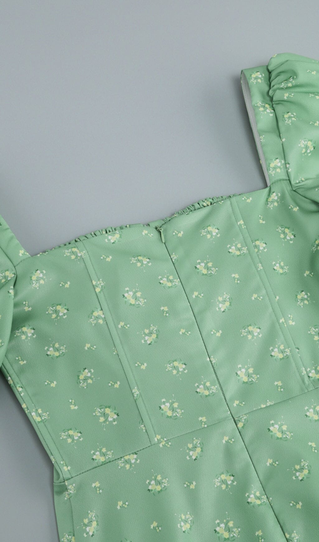 VINTAGE FLORAL PUFF SLEEVE MIDI DRESS IN GREEN styleofcb 