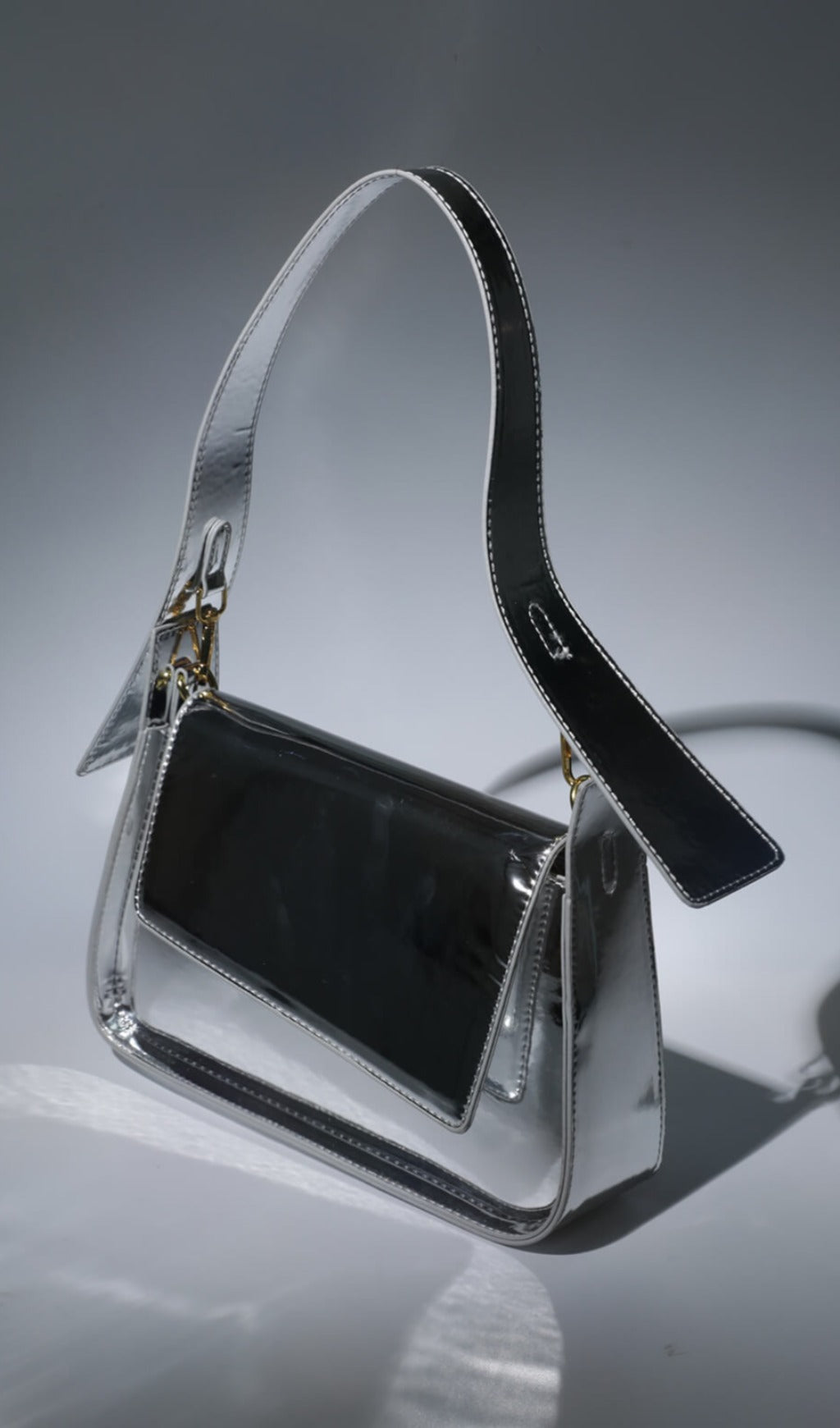 EULALIE METALLIC SHOULDER BAG IN SILVER