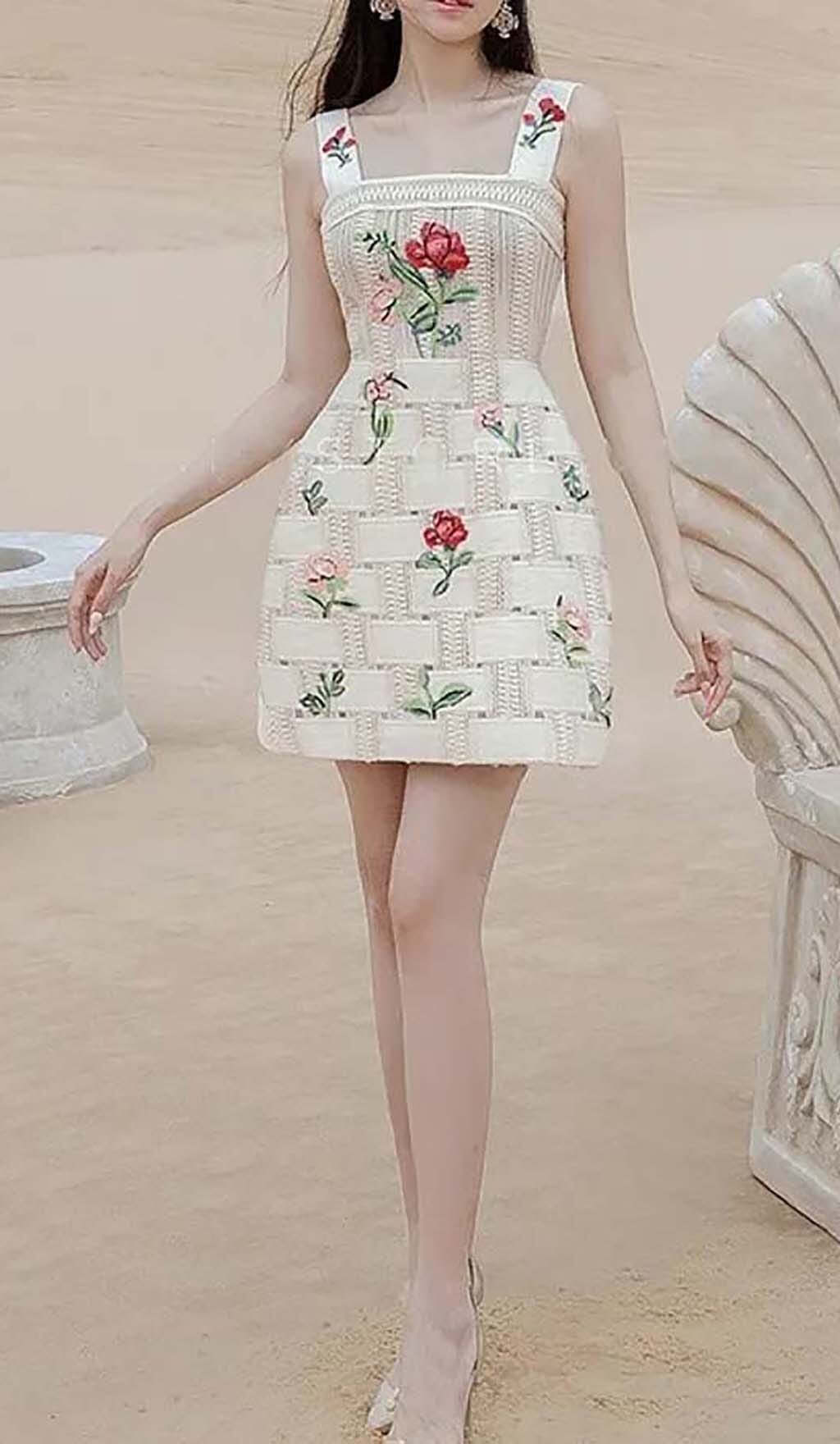 FLORAL PRINT STRAP MINI DRESS IN WHITE DRESS STYLE OF CB 