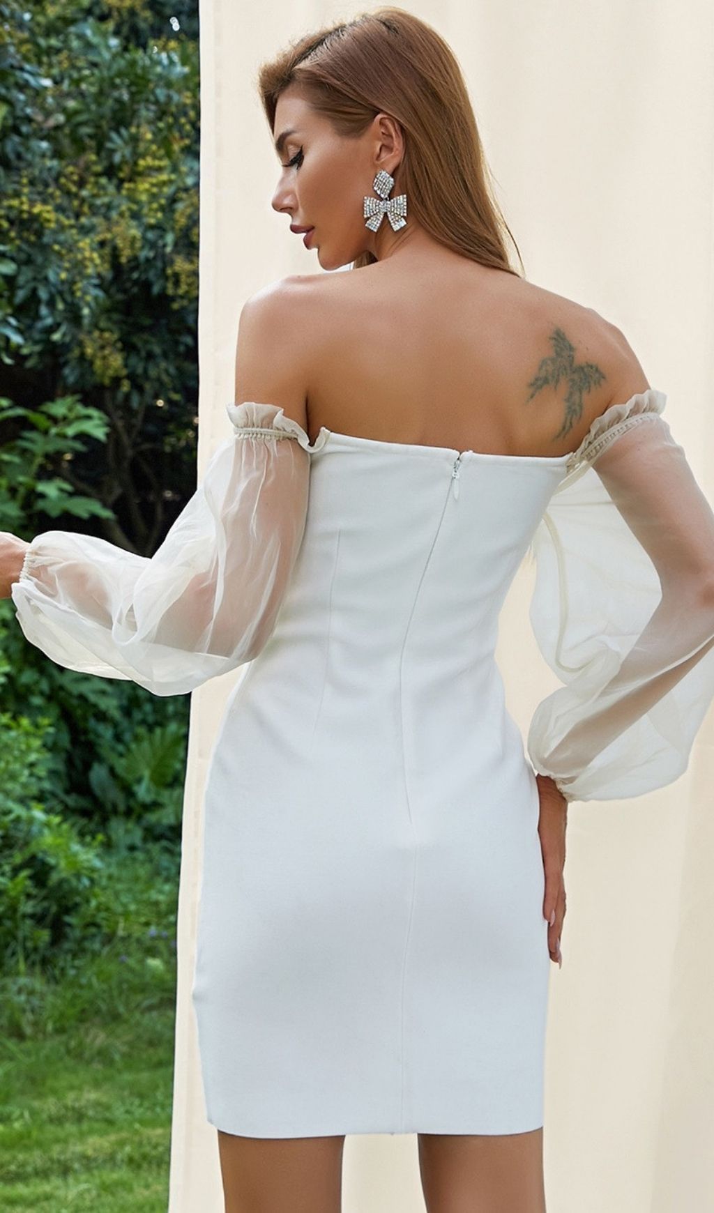 WHITE YARN SLEEVE MINI DRESS